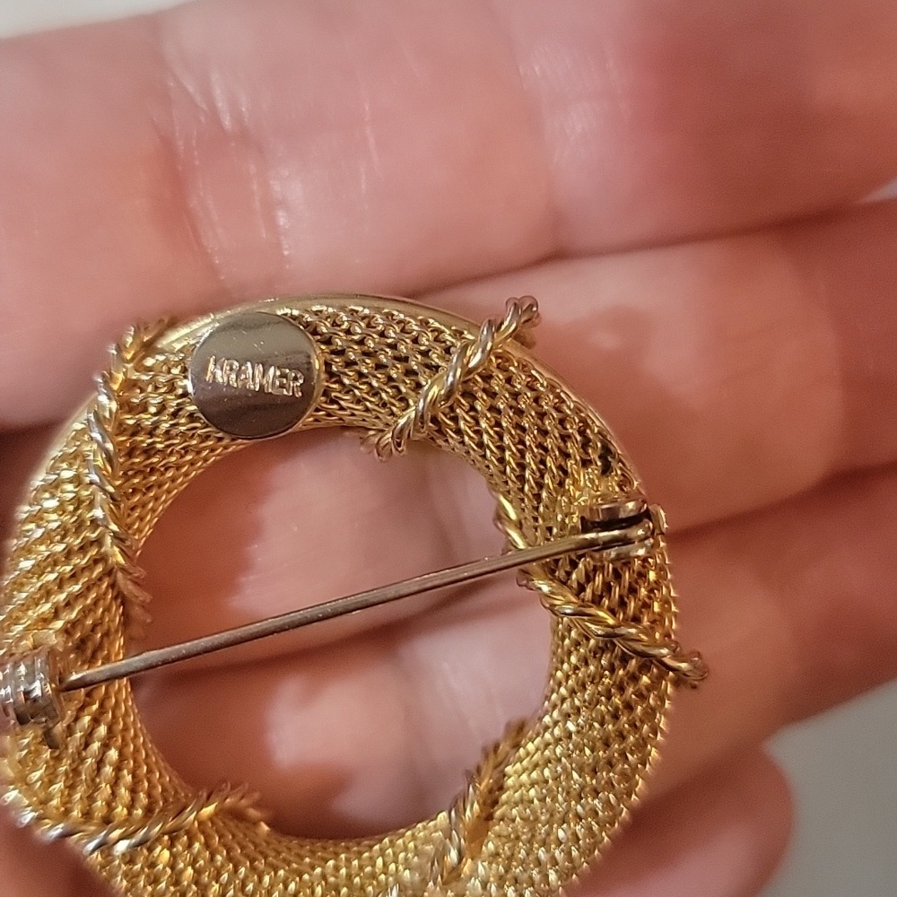 Kramer Nautical Mesh Buoy Circular Gold-Tone Vintage Brooch Pin - Picture 3 of 4
